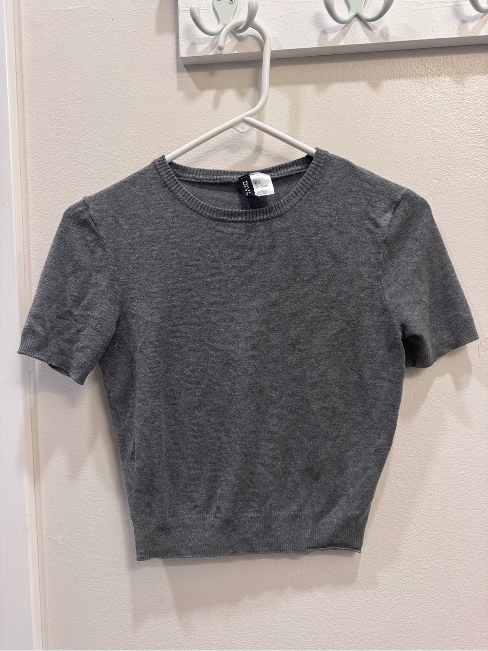 Divided Short-Sleeve Crewneck Top - Charcoal Gray